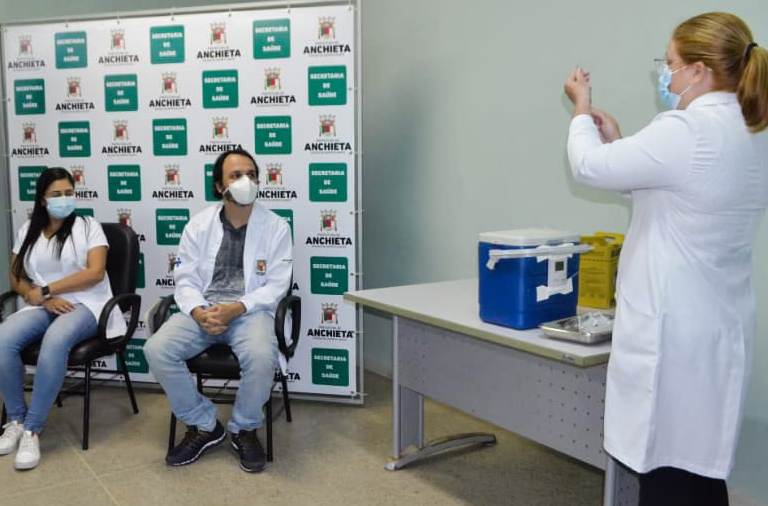 Capa da notícia Com 205 doses, em Anchieta a prioridade é vacinar profissionais da linha de frente à Covid-19