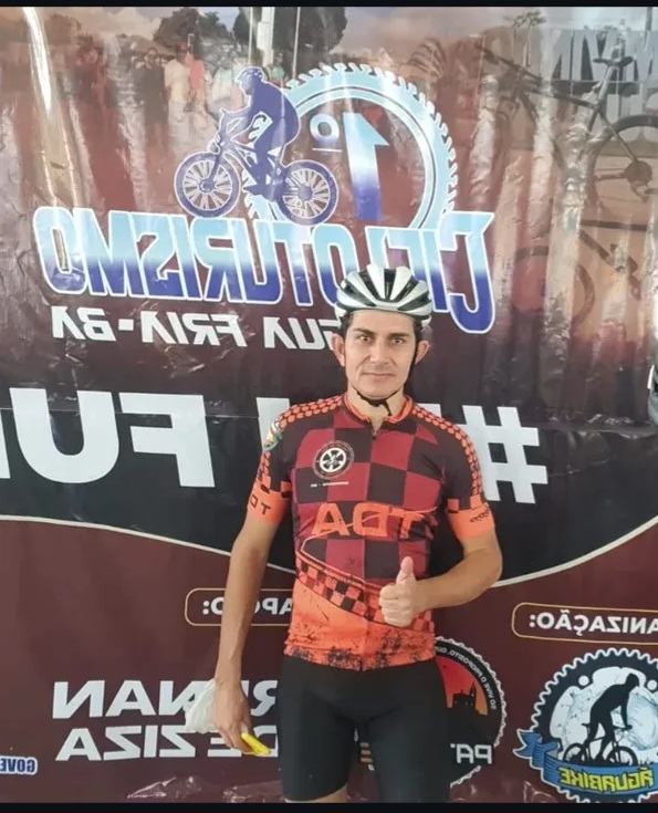 Logo Lucas de Oliveira araujo