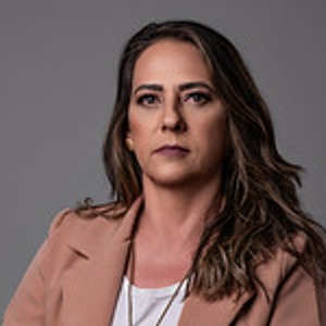 Malu Mageski Cerimonialista