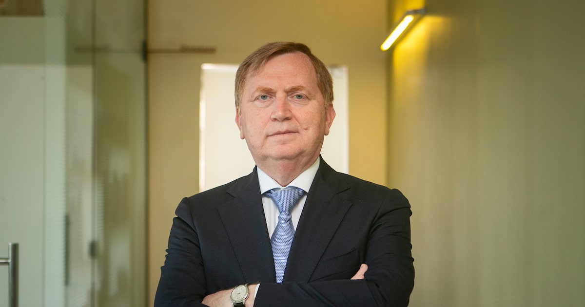O general da Guardia di Finanza, Michele Carbone, diretor da Direzione Investigativa Antimafia (DIA), da Itália, durante evento da Fondazione Magna Grecia, no Consulado Italiano do Rio (Foto: Cecilia Acioli/Estadao)