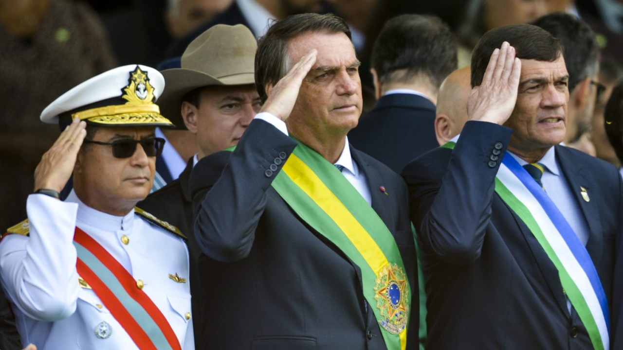 Garnier disponibiliza tropas da Marinha para apoio a Bolsonaro, afirma ex-comandante