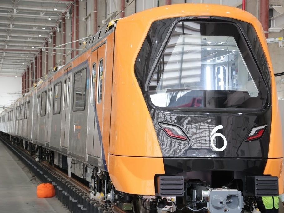 Trem da Linha 6-Laranja do metrô finalmente chega a São Paulo após longos atrasos