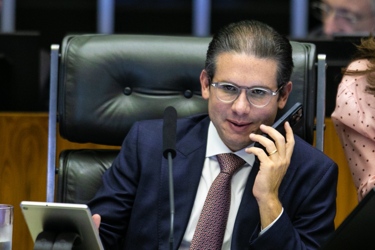 Câmara e Senado se unem para impedir aumento de impostos, afirma Motta a empresários