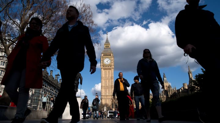 Governo britânico se prepara para aumento de impostos sem boas alternativas disponíveis