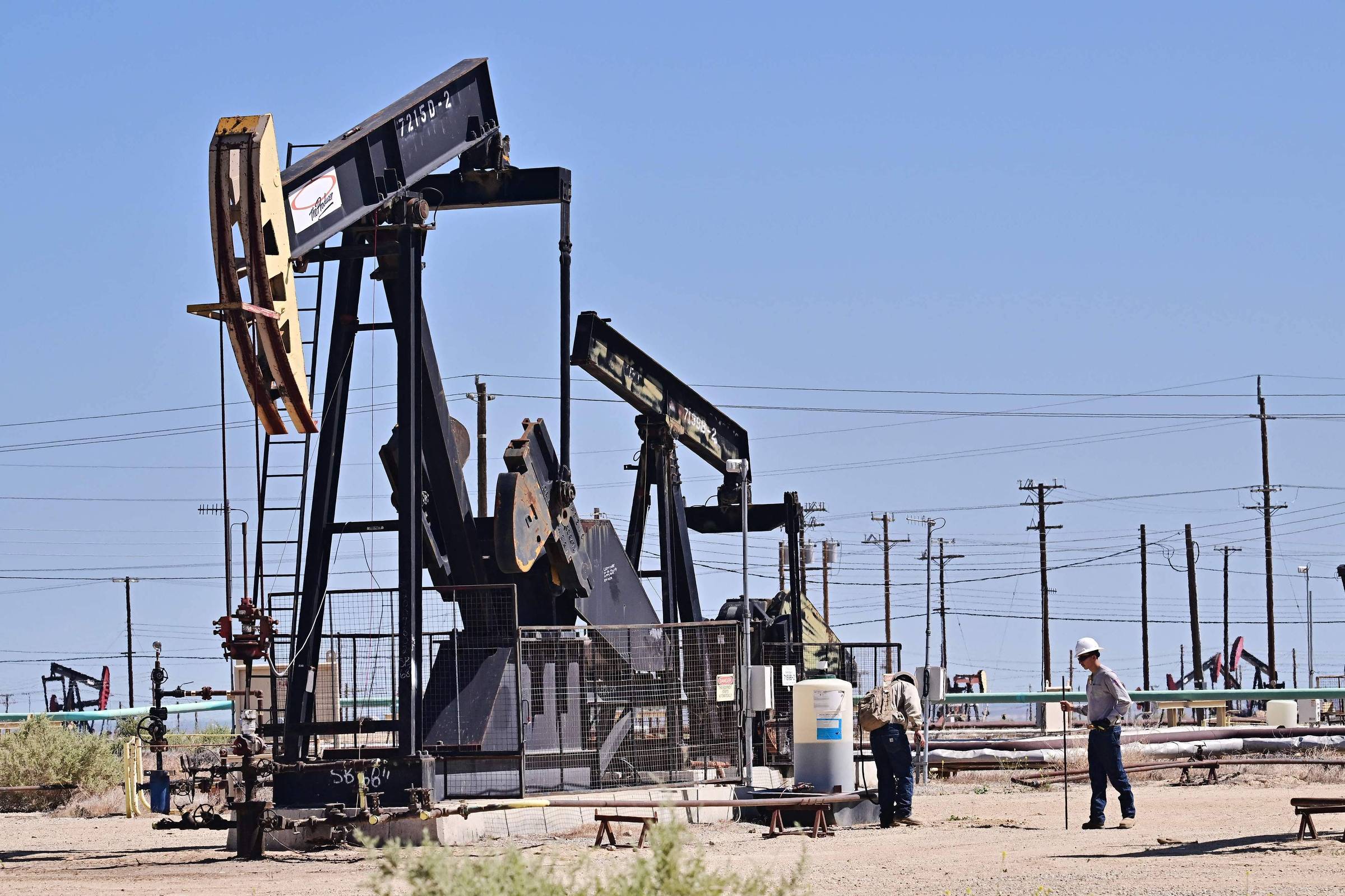Preço do petróleo próximo de US$ 60 o barril causa preocupação em empresas do setor. (Foto: Frederic J. Brown/AFP)