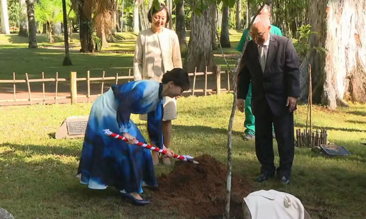 Princesa japonesa ensina lições de cultura e solidariedade durante visita ao Brasil