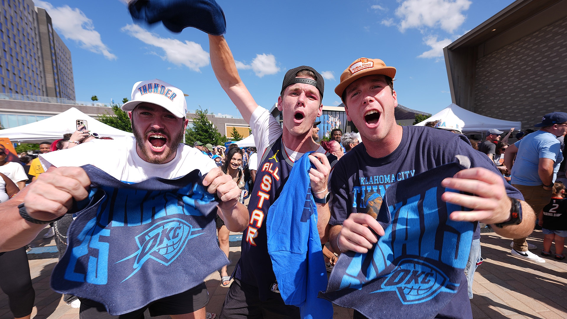 Momentos inesquecíveis da parada do campeonato do Thunder emocionam torcedores