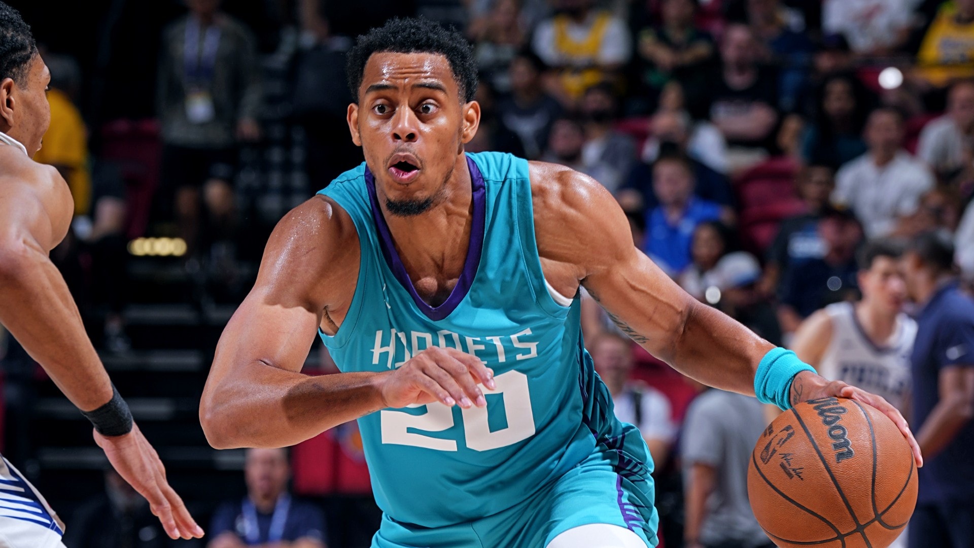 Hornets vencem Thunder e avançam para a final da Summer League da NBA 2K26