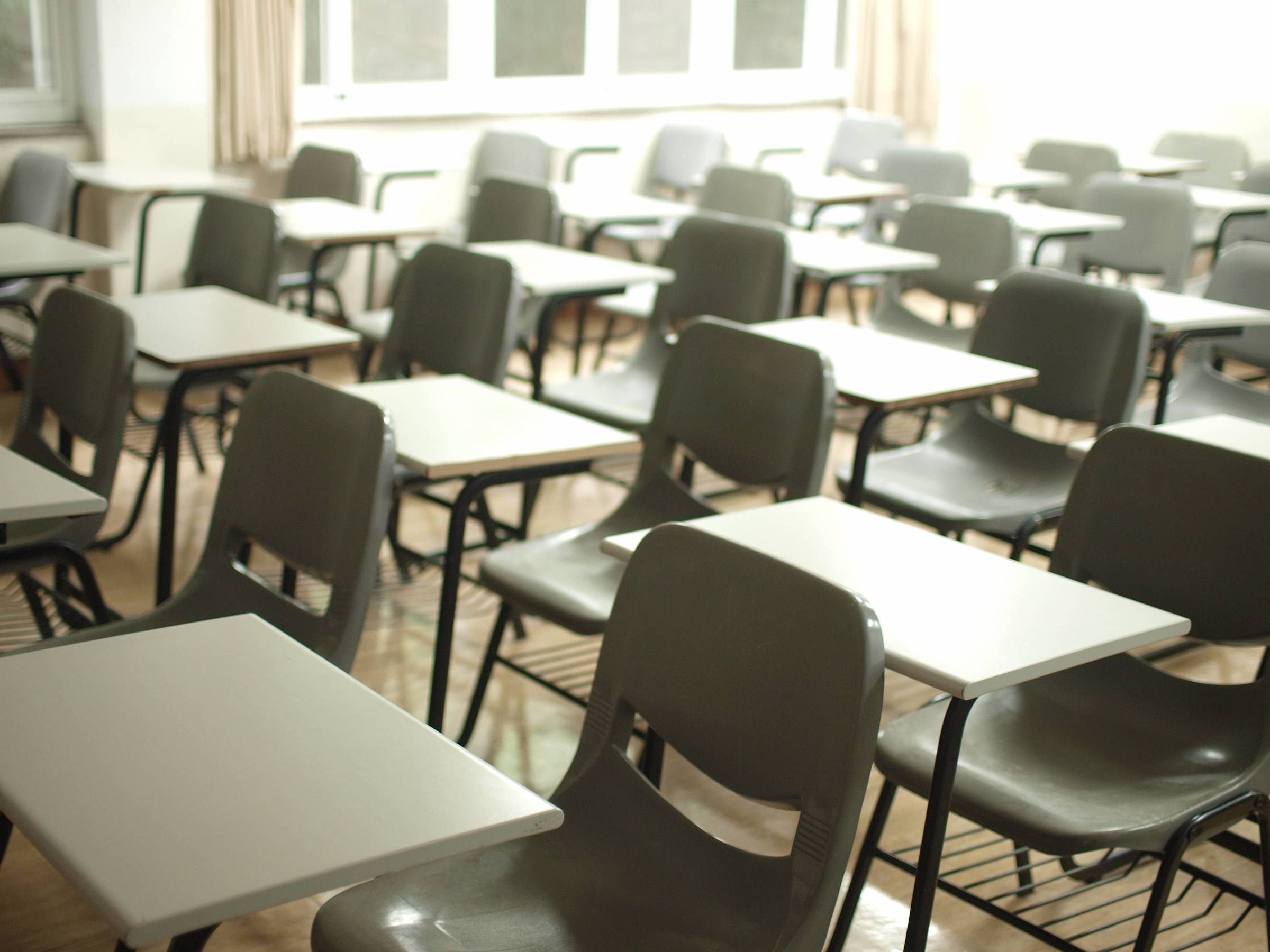Aumentam os ataques violentos em escolas brasileiras, com 64% ocorrendo desde 2022