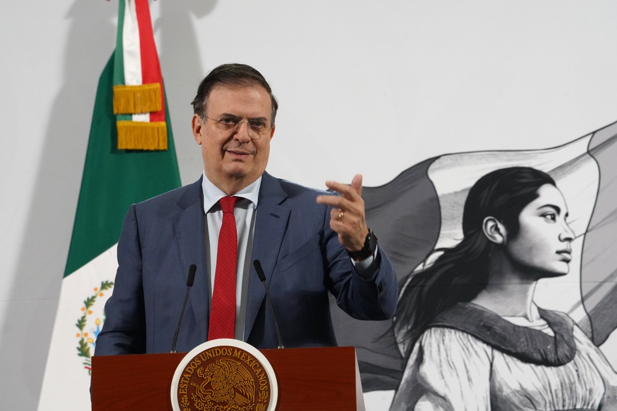 México critica tarifas de 30% de Trump e se prepara para negociações urgentes