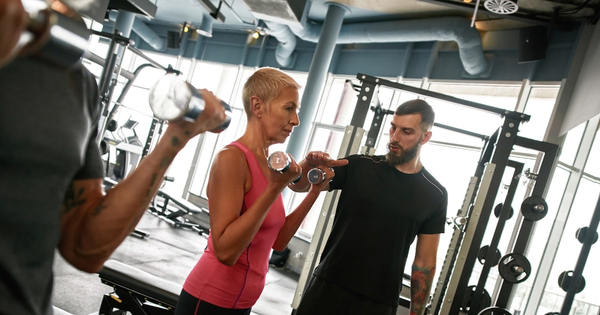 Estudos mostram que a musculação ajuda a manter a saúde mental e reduz o risco de demência (Foto: Svitlana/Adobe Stock)