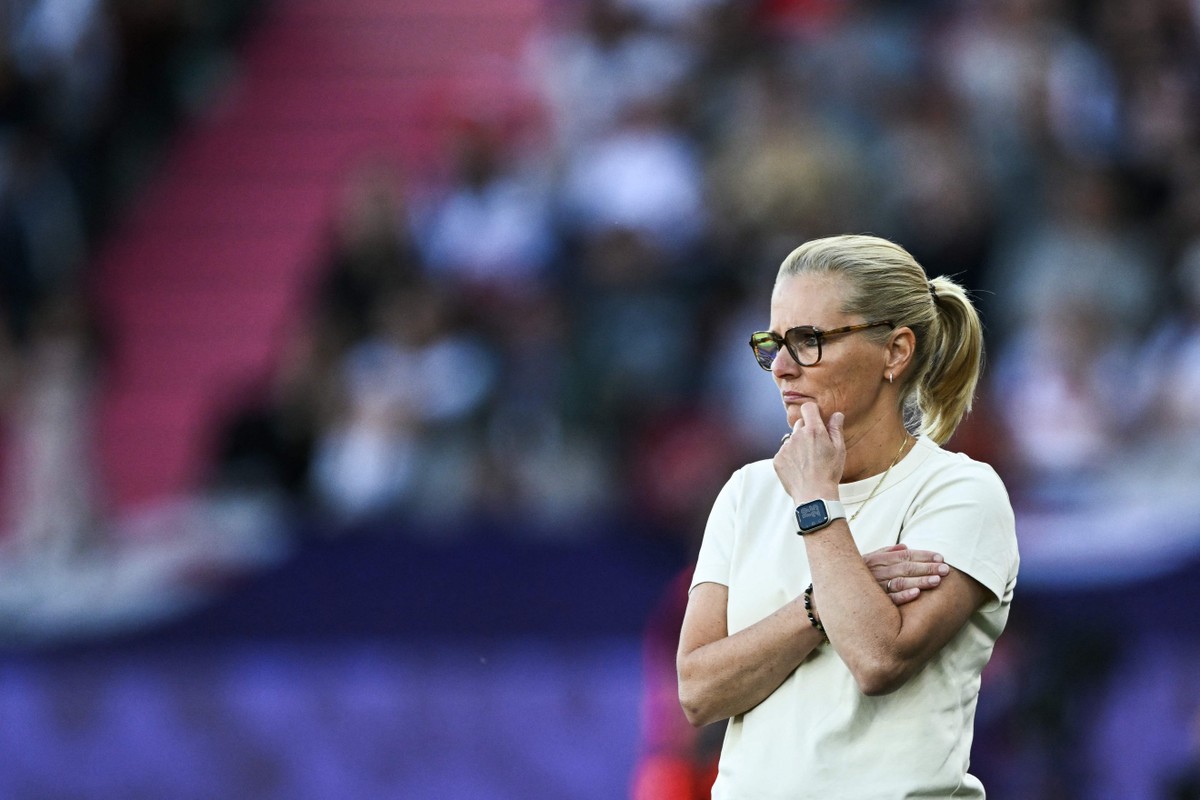 Sarina Wiegman enfrenta desafios e busca terceira final consecutiva da Euro feminina
