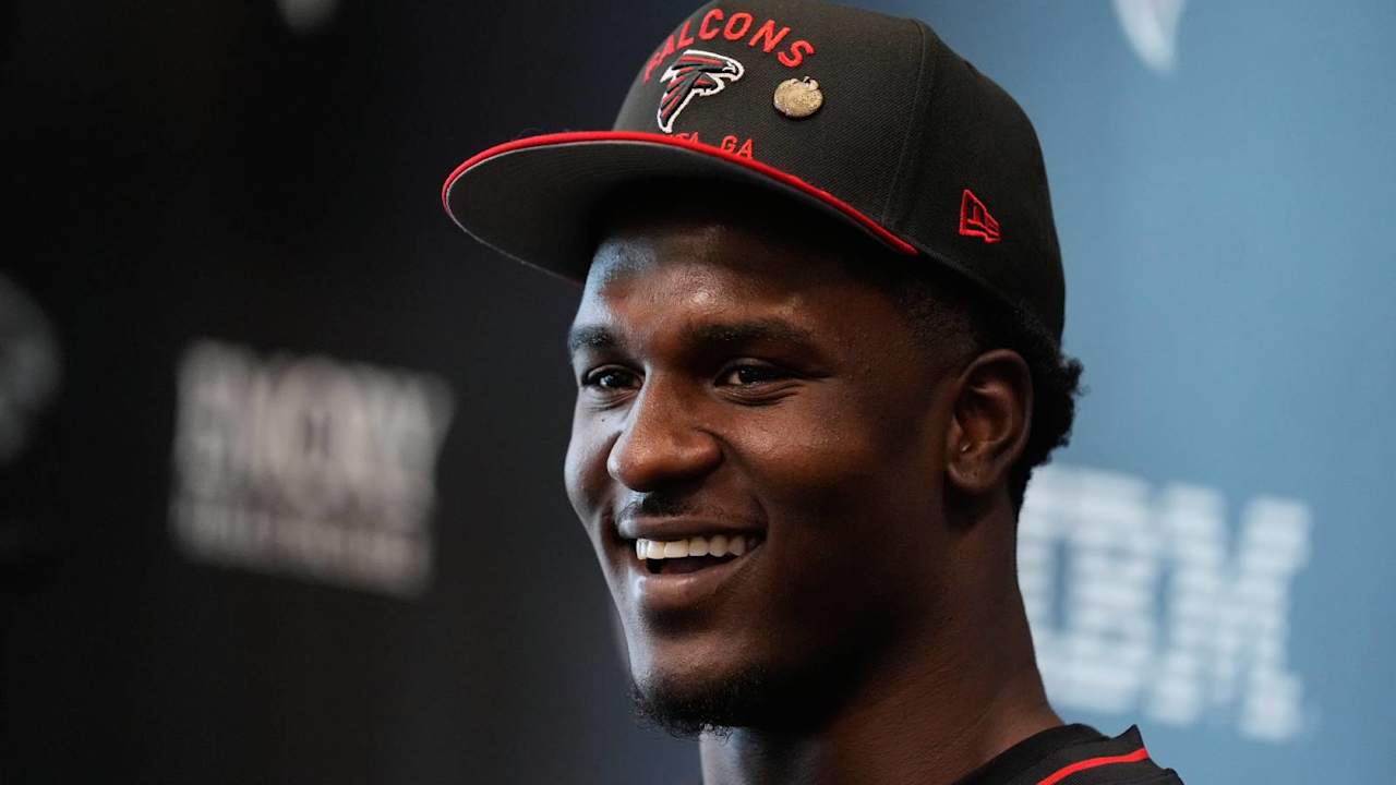 Falcons veem grande potencial em James Pearce Jr. como novo reforço defensivo