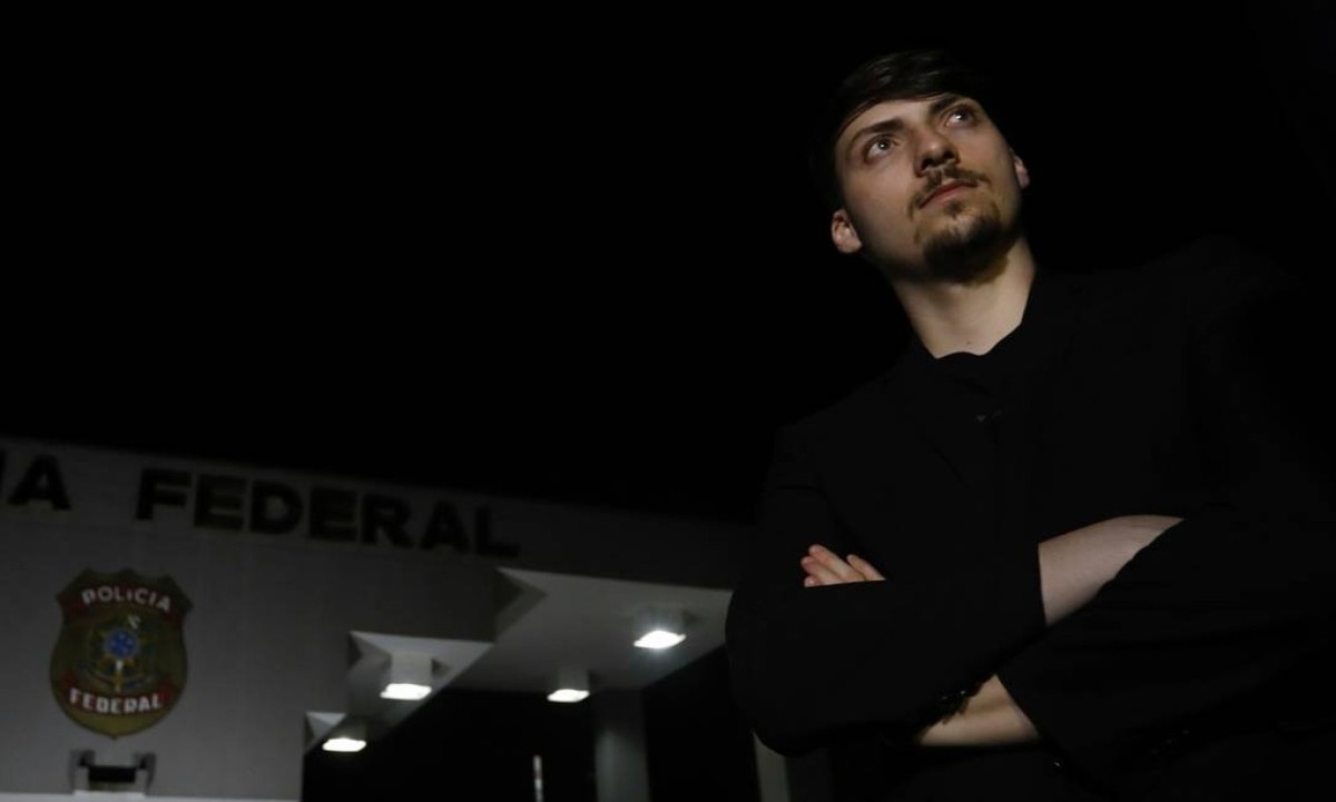 Agente da Abin é flagrado em vigilância e revela expectativa de encontro com prostituta