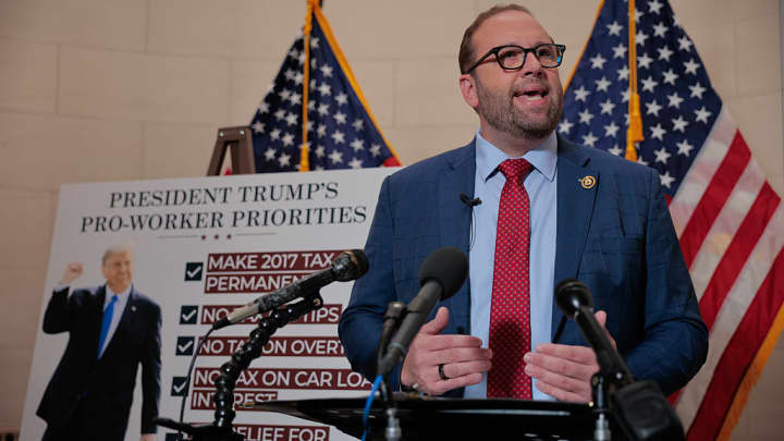 House Ways and Means Committee Chairman Jason Smith (R-MO) realiza uma coletiva de imprensa antes de uma audiência de marcação no Edifício Longworth, no Capitólio, em 13 de maio de 2025, em Washington, DC. (Foto: Chip Somodevilla | Getty Images News | Getty Images)