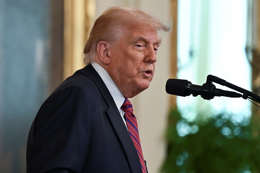 Trump e União Europeia realizam encontro crucial para discutir tarifas comerciais