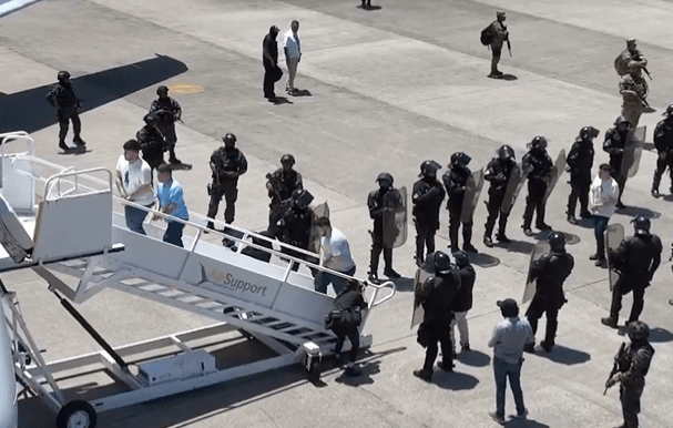 El Salvador troca imigrantes por americanos detidos na Venezuela