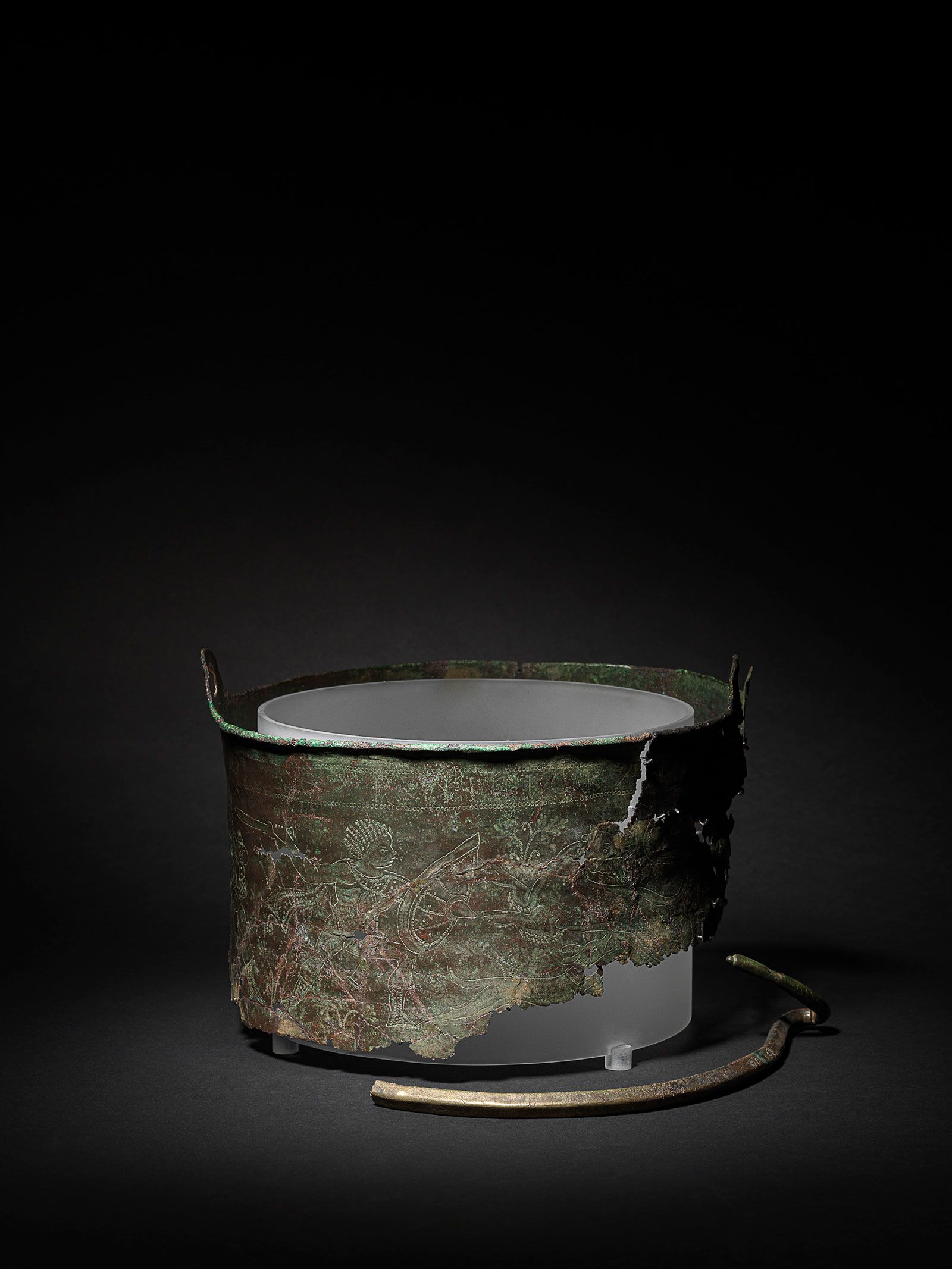 Vaso misterioso do século VI em Sutton Hoo foi usado para enterrar restos cremados