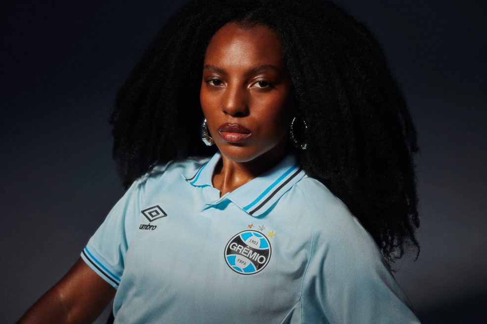 Nova camisa do Grêmio. (Foto: Divulgação/Umbro)