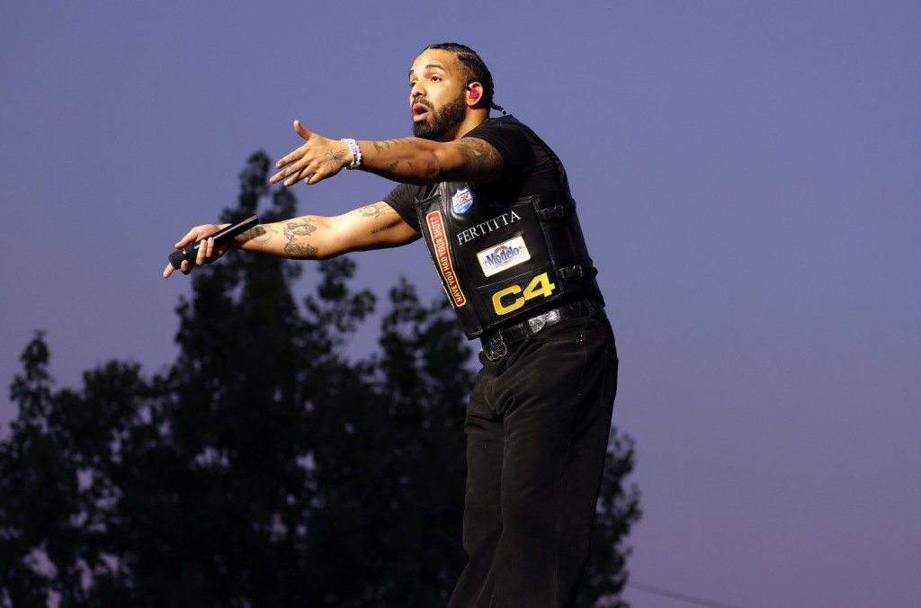 Drake encanta público com performance memorável no Wireless Festival 2025