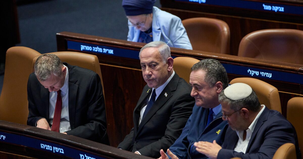 Netanyahu enfrenta crise política e forma governo de minoria em Israel