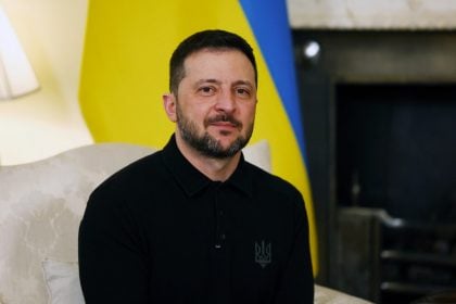 Zelensky critica reunião entre Trump e Putin em meio a tensões globais