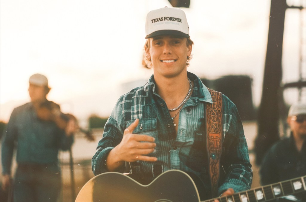 Novos lançamentos da semana trazem Hudson Westbrook, Madeline Merlo e Dylan Scott