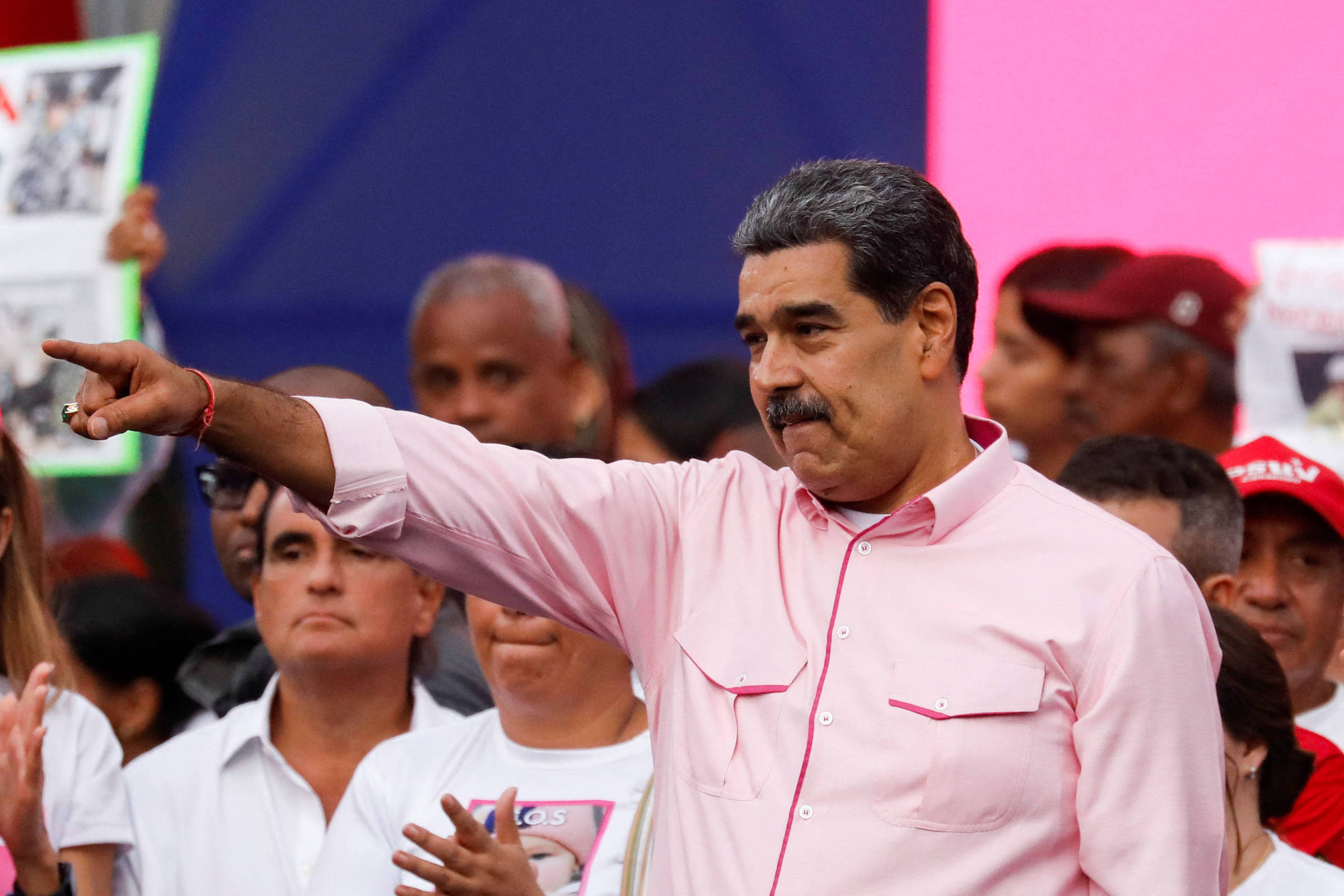 O ditador da Venezuela, Nicolás Maduro, participa de comício do Dia do Trabalho em Caracas (Foto: Leonardo Fernandez Viloria - 1º.mai.2025/Reuters)