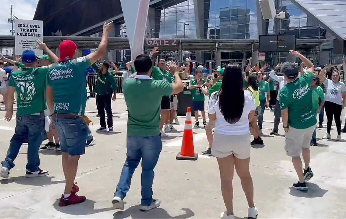 Torcedores do León comparecem em peso mesmo após eliminação no Mundial de Clubes