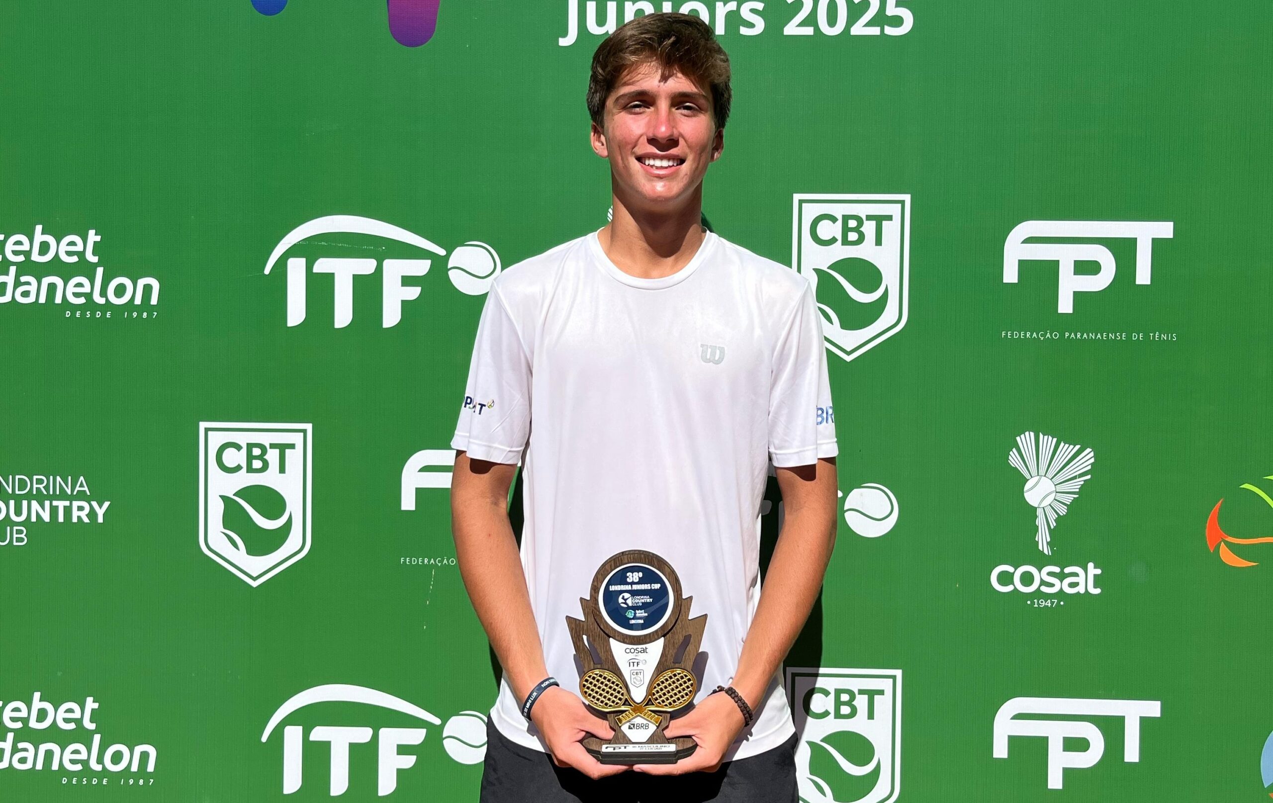 Storck conquista título em Londrina e Duda Carbone brilha no 3º ITF