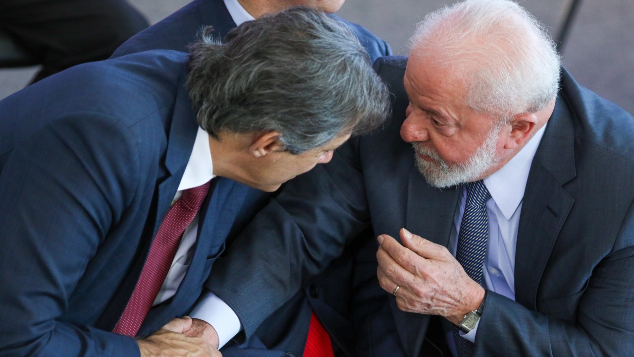 Haddad busca acordo com EUA para minimizar tarifas que afetam exportações brasileiras