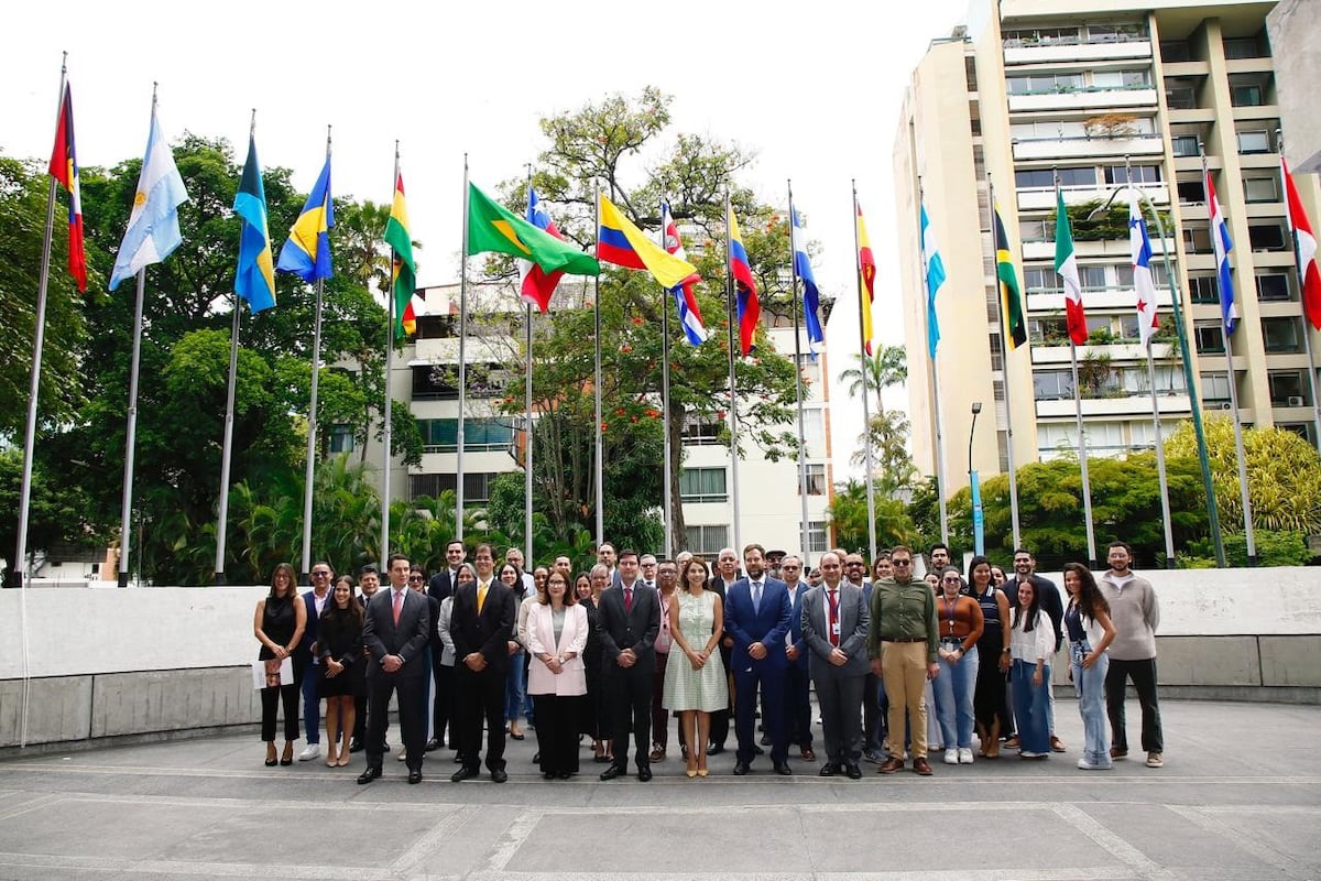 Antigua e Barbuda se torna acionista da CAF e busca desenvolvimento sustentável