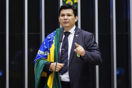 Conselho de Ética abre processo que pode levar à cassação de Gilvan da Federal