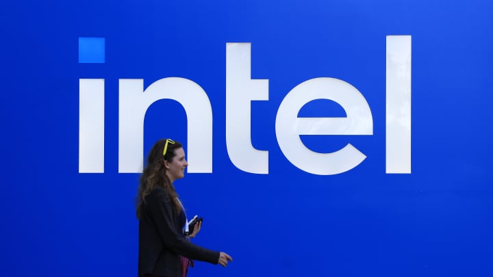 Ações em destaque após o fechamento: Intel, Deckers, Boston Beer e mais