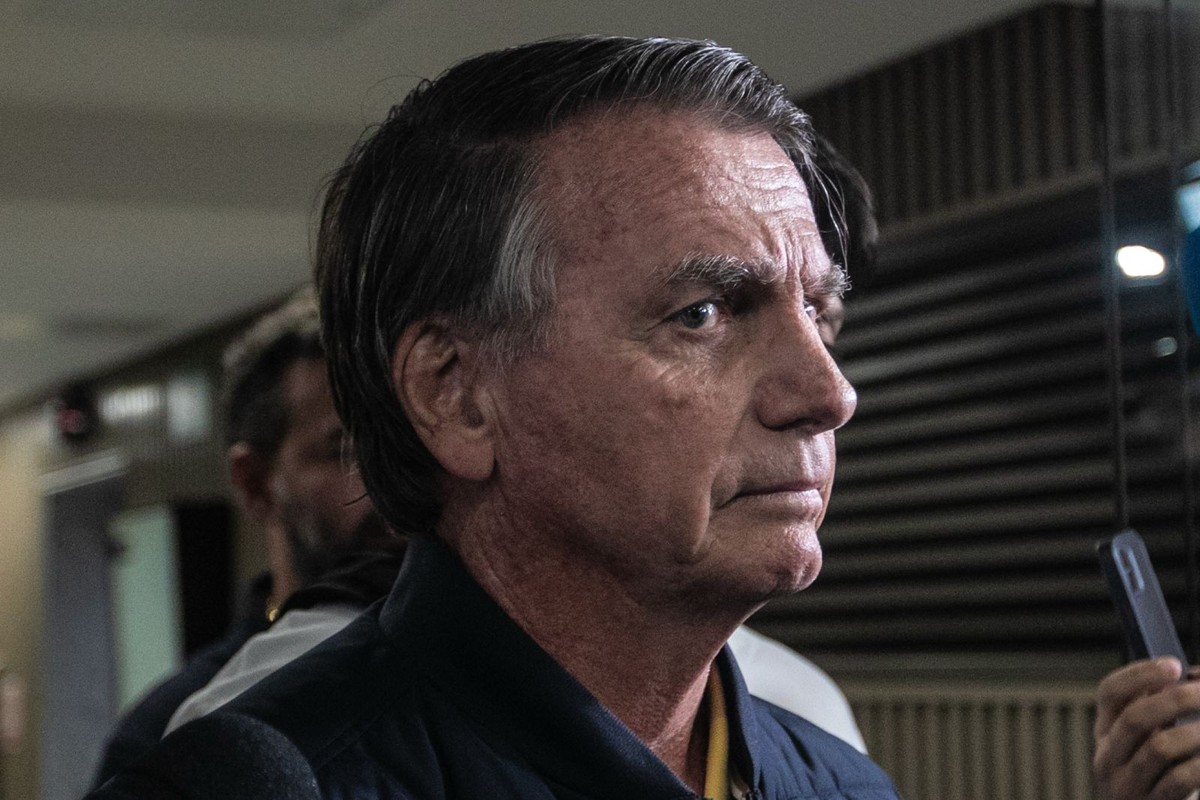 Bolsonaro afirma que advogados o aconselharam a não fazer declarações públicas