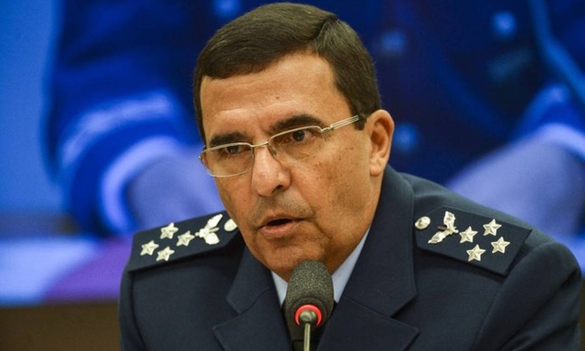 Ex-comandante da Aeronáutica revela intenção de ataques virtuais no governo Bolsonaro