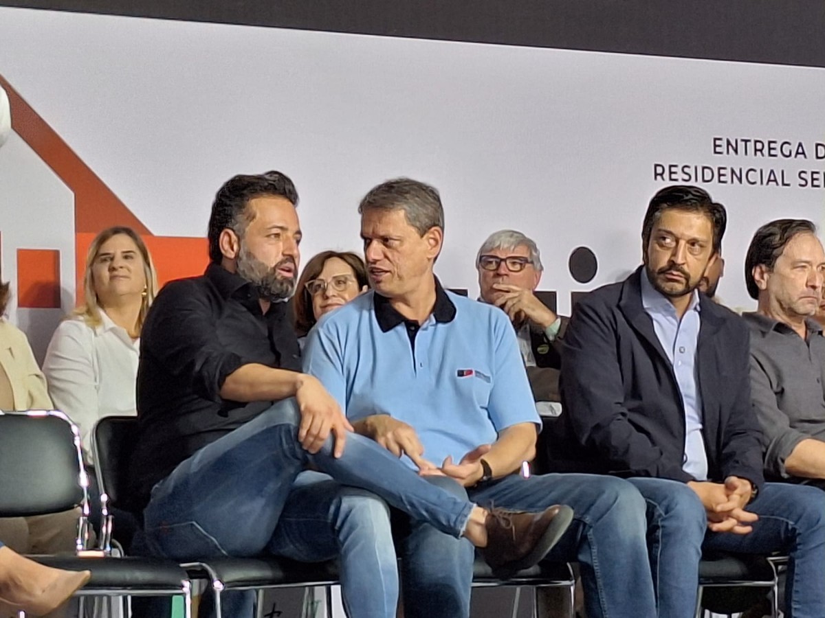Tarcísio Gomes destaca entrega de casas em evento na Grande São Paulo