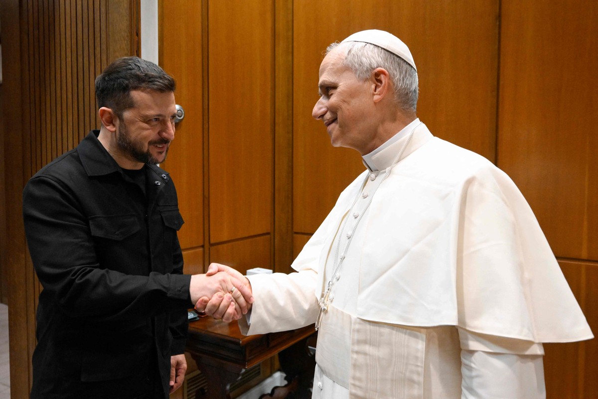 Rússia critica Vaticano como mediador em negociações com a Ucrânia após ataques
