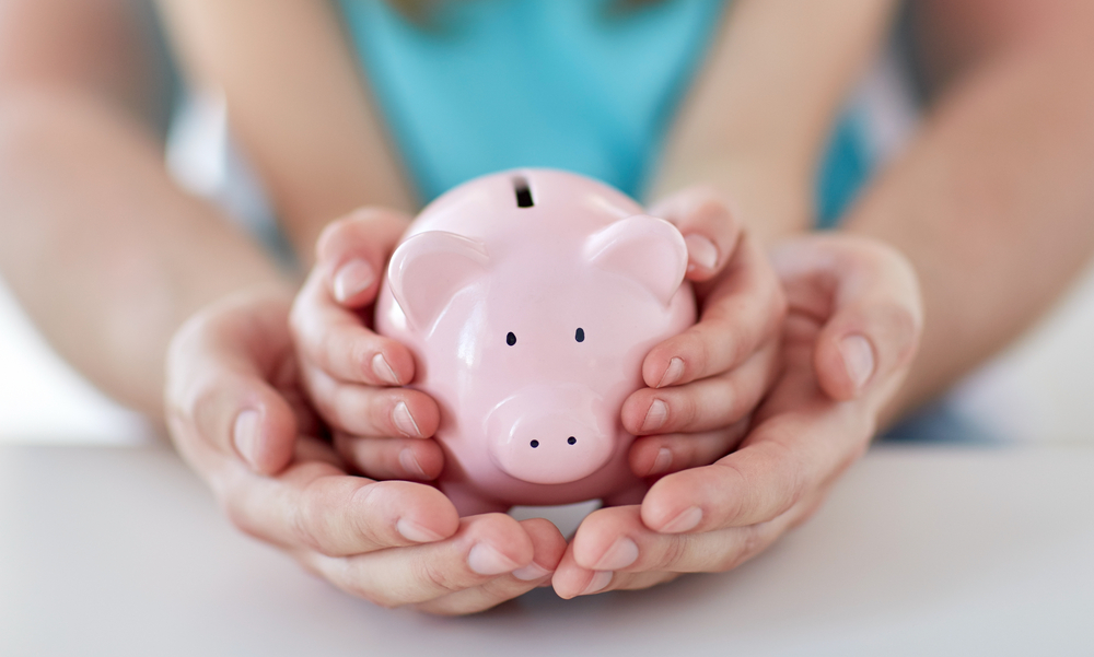 Aprenda a economizar e investir para alcançar R$ 10 mil com segurança