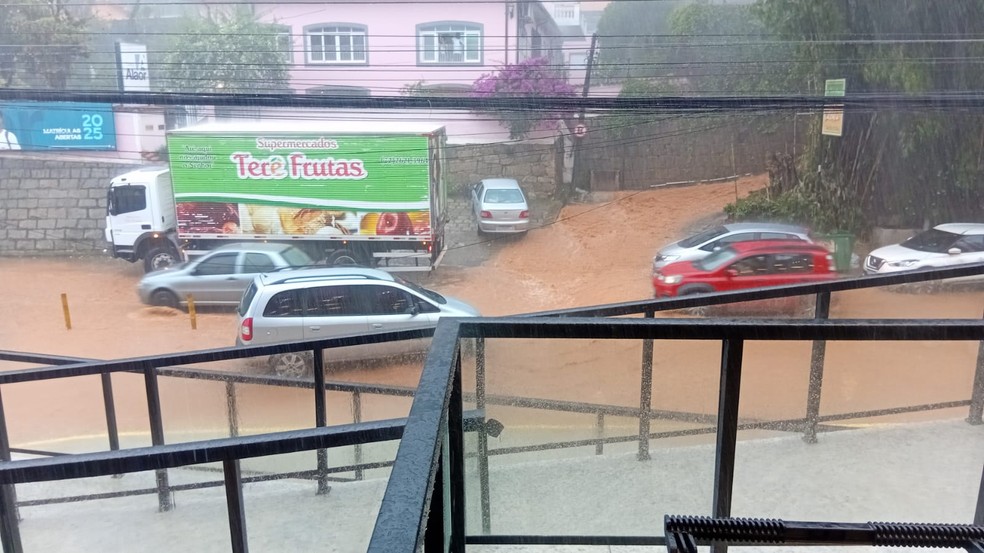 Temporal atinge a Região Serrana do Rio de Janeiro (Foto: Reprodução)