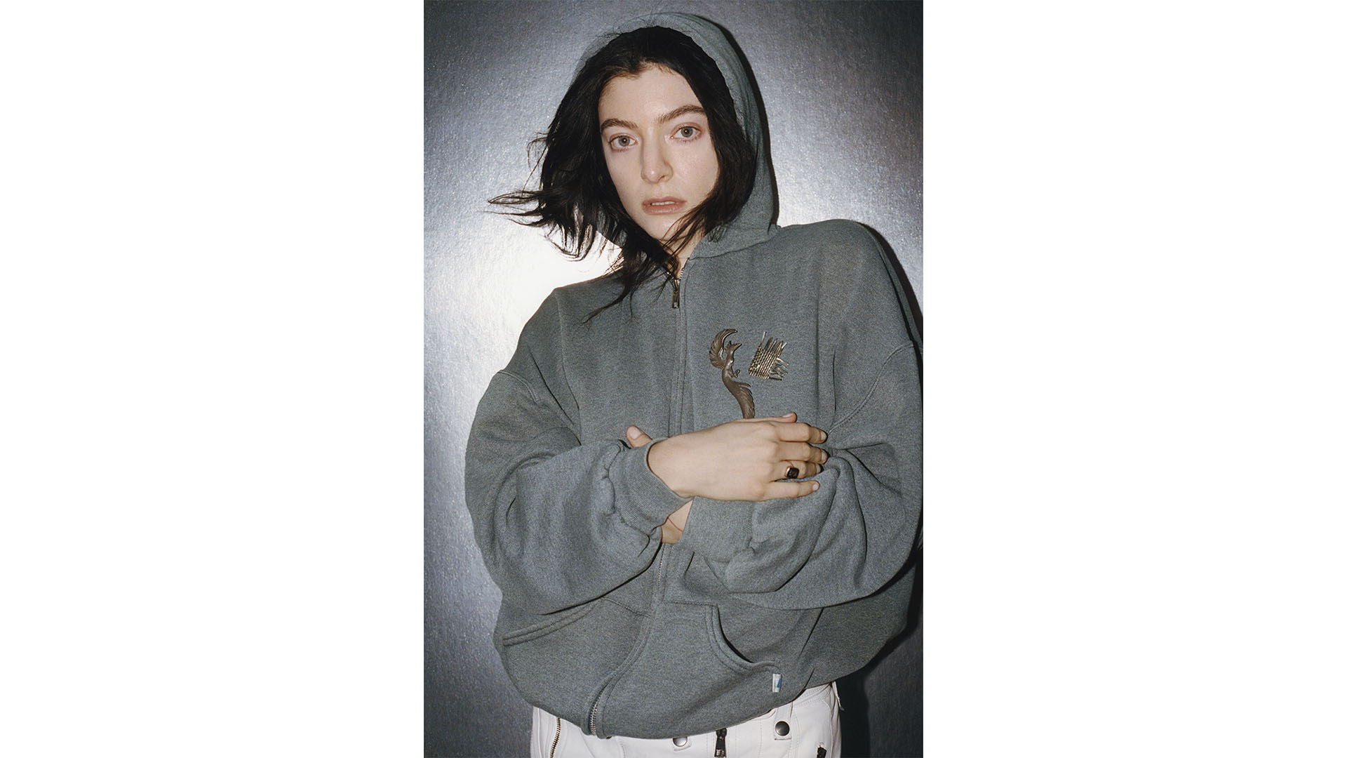 Lorde lança clipe de "Man Of The Year" e revela transformação de gênero pessoal