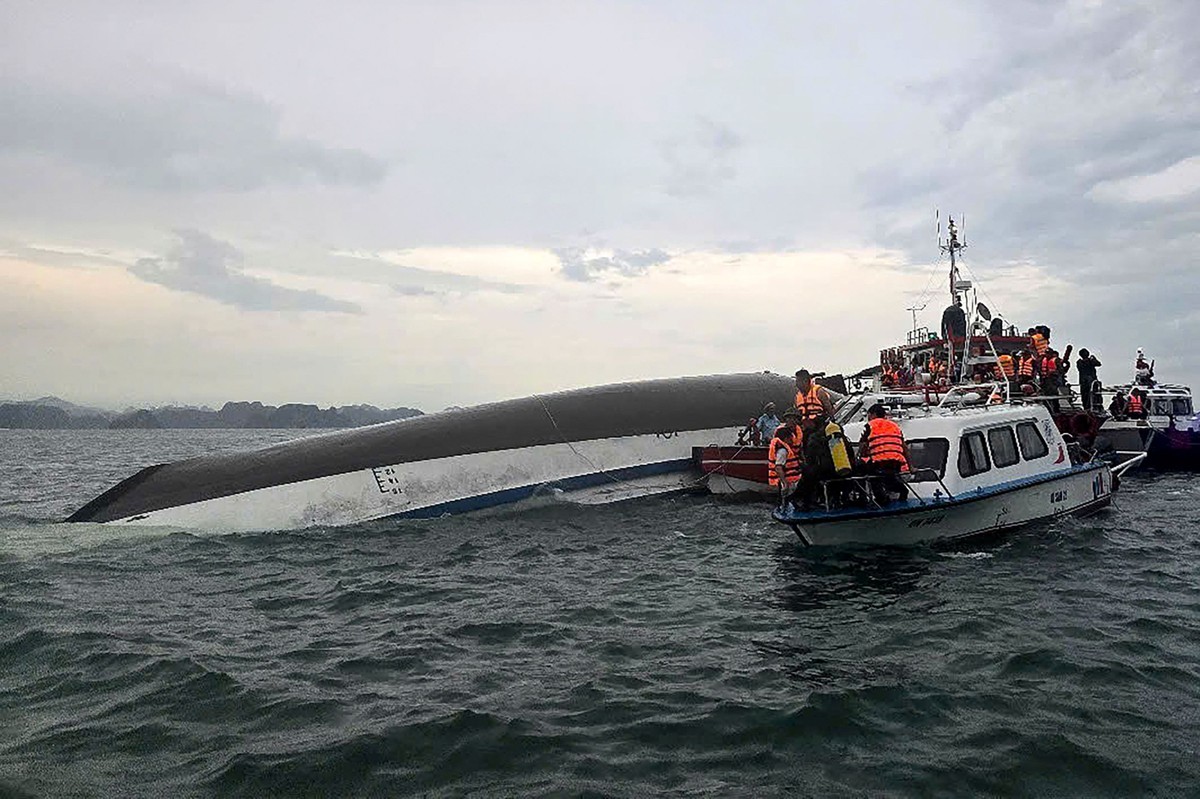 'Bolsão de ar subaquático' salva menino em naufrágio que deixou 36 mortos no Vietnã