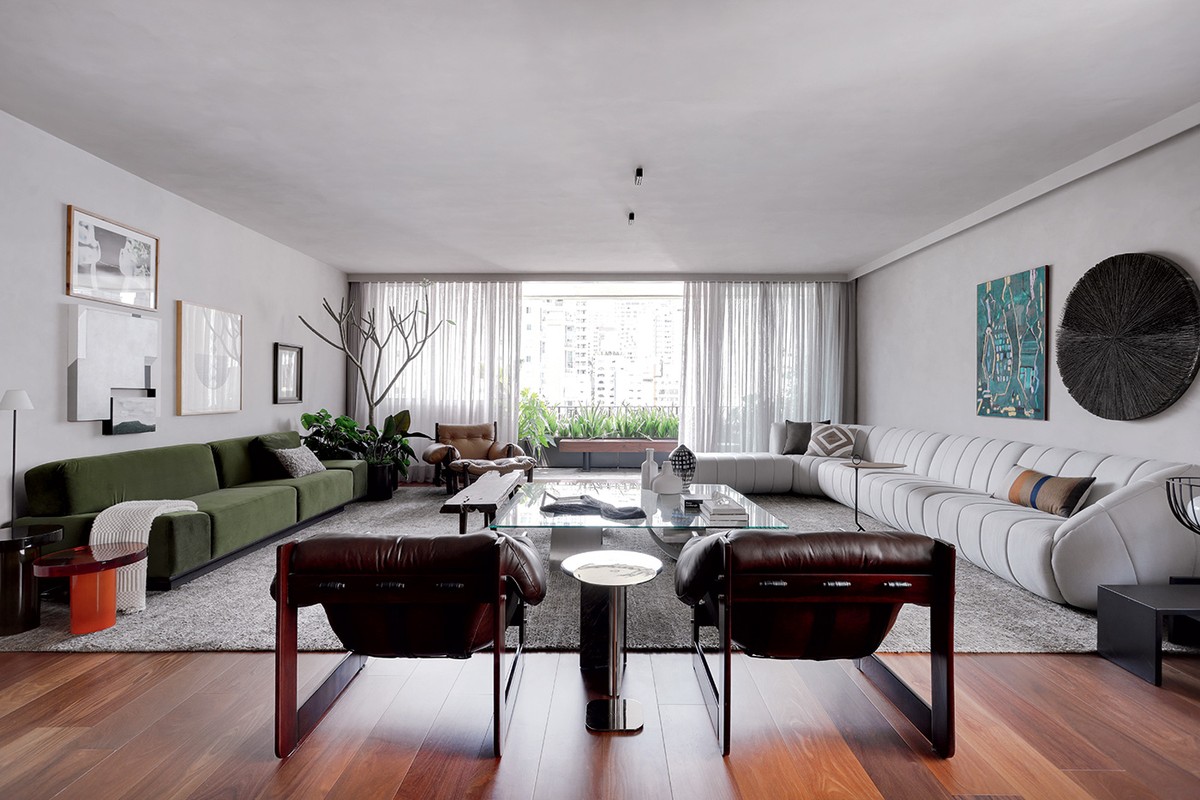 Apartamento de 230 m² em SP une arte, design e conforto na decoração moderna