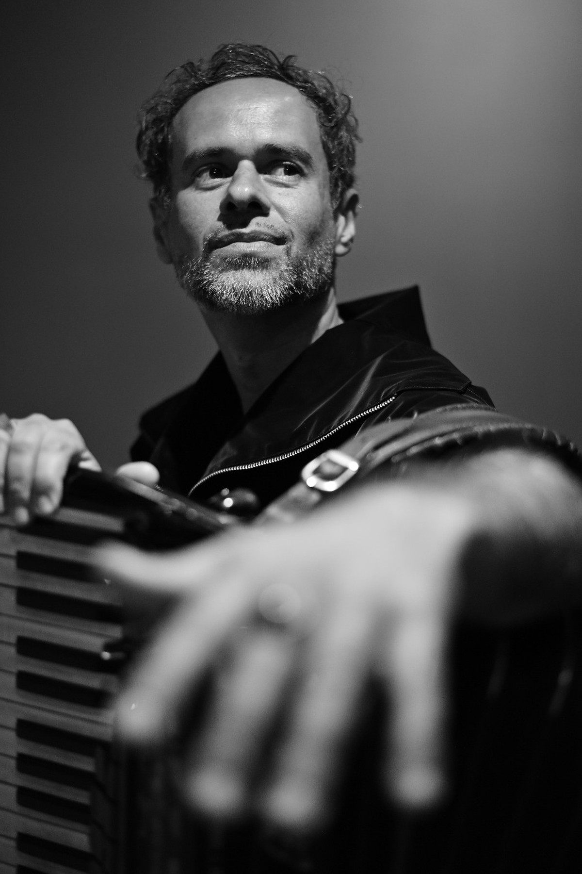 Marcelo Jeneci em 'Pra Sonhar' (Foto: Divulgação)