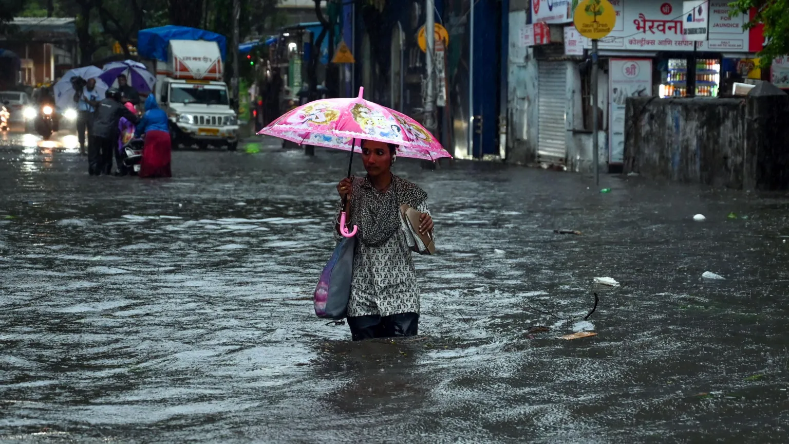 Chuvas fortes no mês passado causaram inundações generalizadas em Mumbai. (Foto: Getty Images)