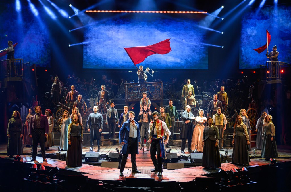 Artistas boicotam apresentação de 'Les Misérables' em protesto à presença de Trump na plateia