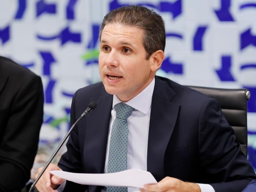 Motta alerta sobre IOF e afirma que 'gato subiu no telhado' na economia