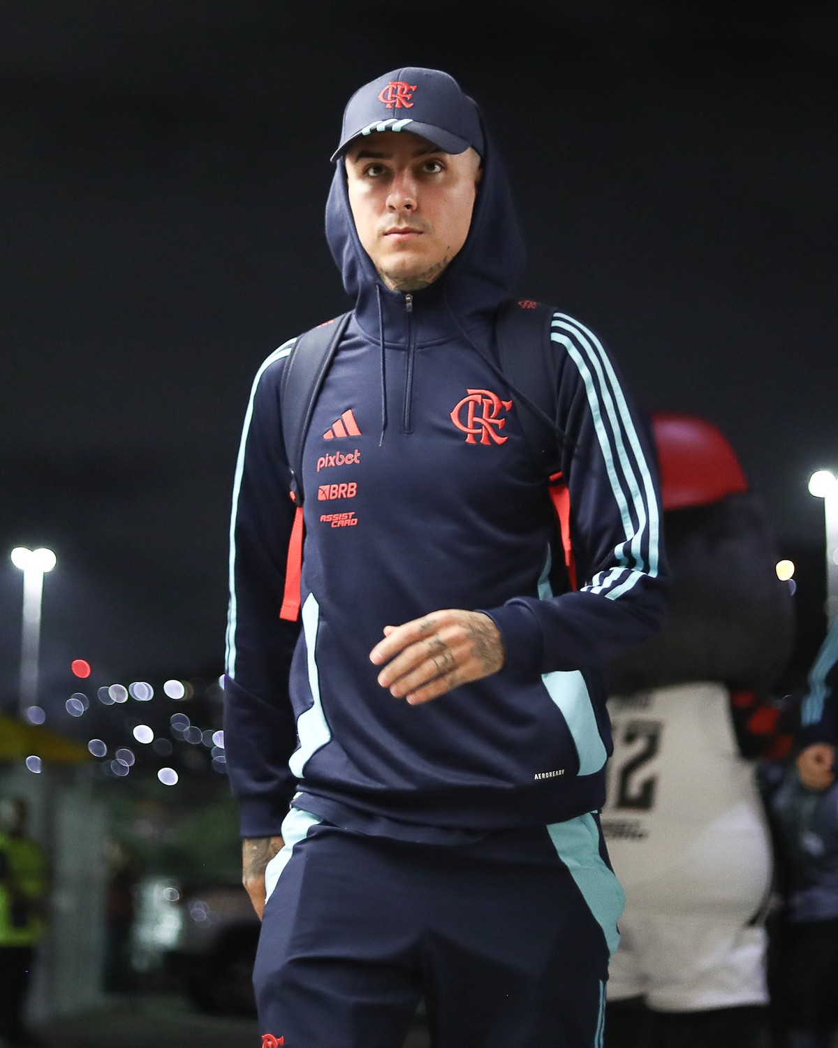 Erick Pulgar chega para a partida entre Flamengo e Bahia (Foto: Gilvan de Souza/Flamengo)