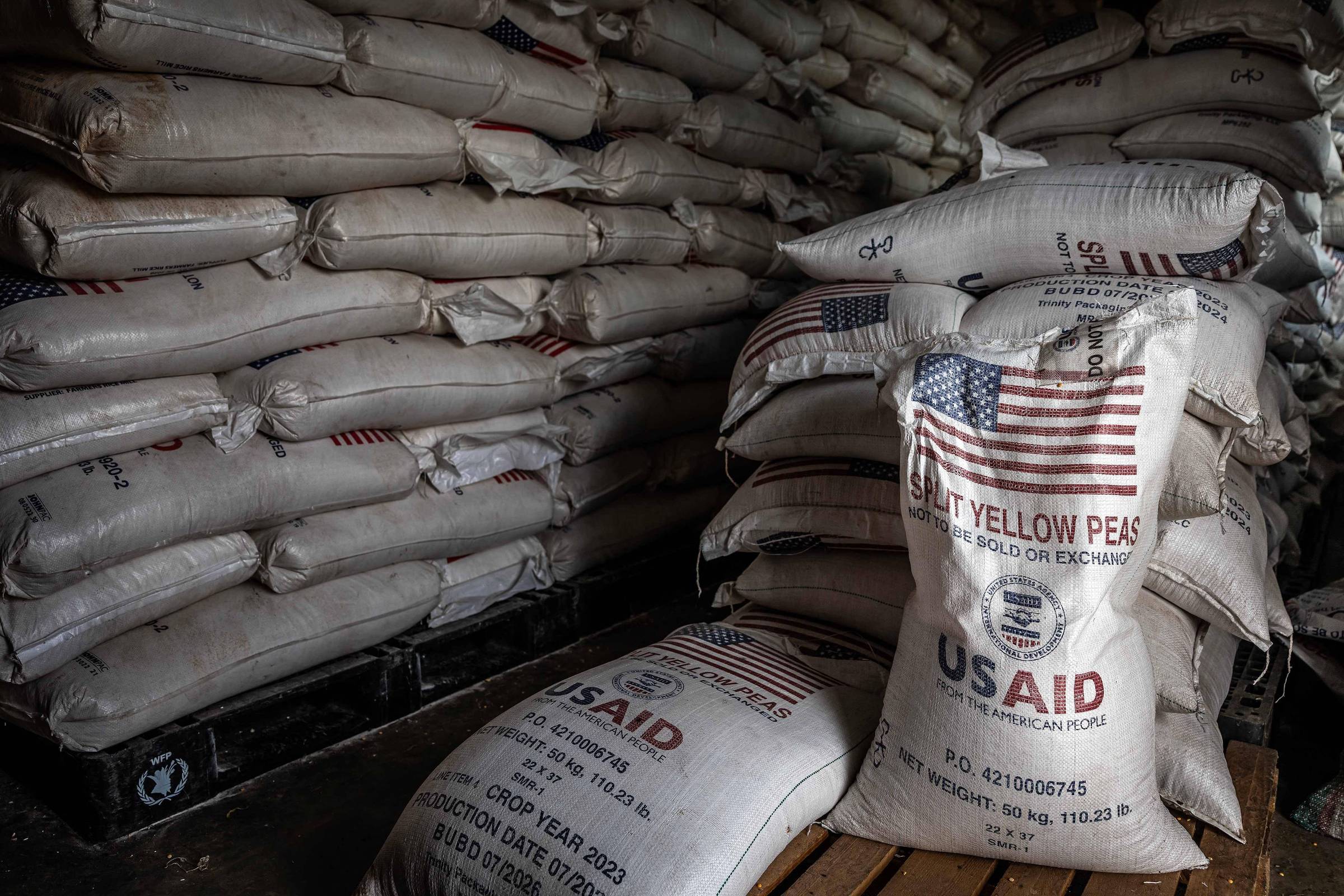 Governo Trump descarta quase 500 toneladas de alimentos destinados à ajuda externa
