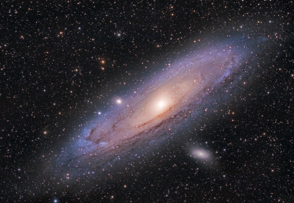 Estrelas e buracos negros: a origem do universo em debate científico